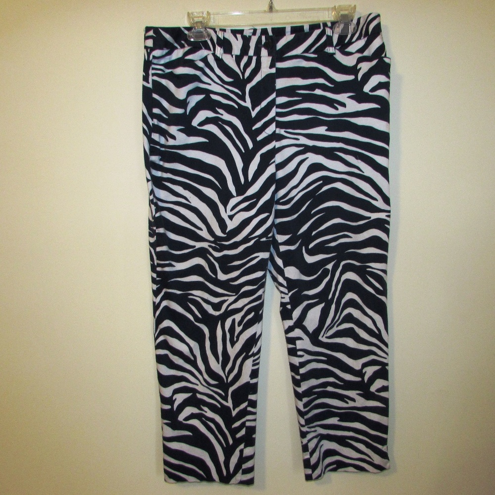 Jones New York size 12, Zebra striped Capris